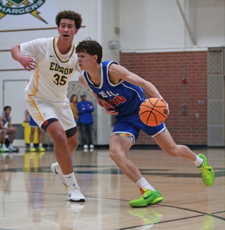 Los Alamitos pulls away from Edison for league hoops win